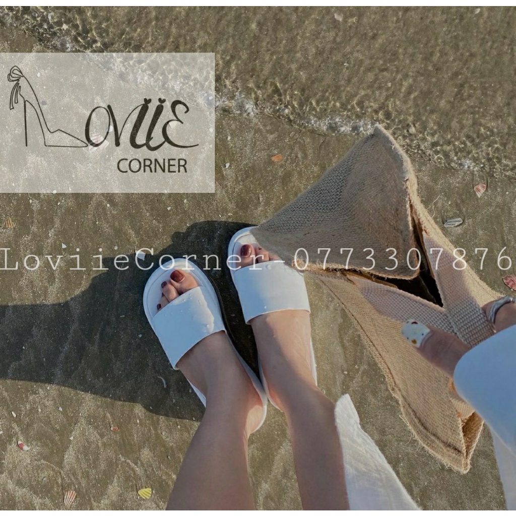 DÉP XUỒNG NỮ LOVIIECORNER - DÉP ĐẾ BẰNG THỜI TRANG QUAI NGANG XÍCH VÀNG - D211014