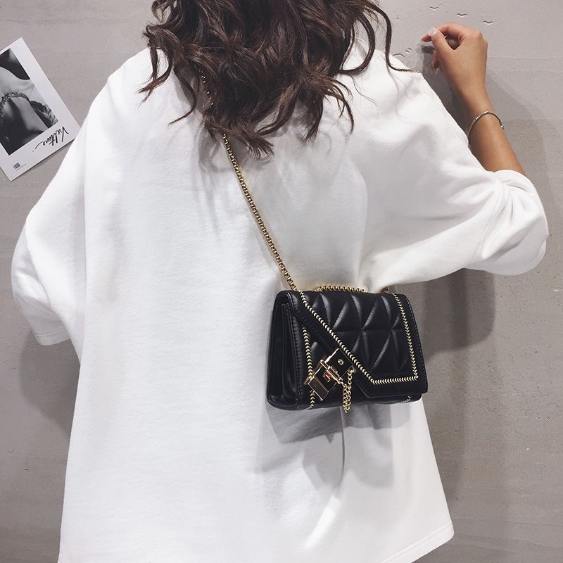 Túi Đeo Chéo Hình Vuông Đính Đá Nhỏ Nhắn Phối Dây Xích Thời Trang Dành Cho Nữ