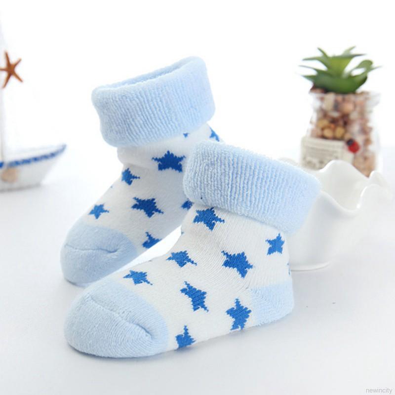 Bộ 5 Đôi Vớ Cotton Giữ Ấm Mang Trong Nhà Họa Tiết Hoạt Hình Xinh Xắn Dành Cho Bé Trai Và Bé Gái