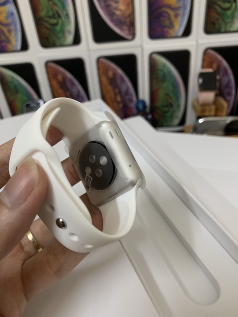 Đồng hồ Apple watch new chưa kick hoạt Fullbox new 100%