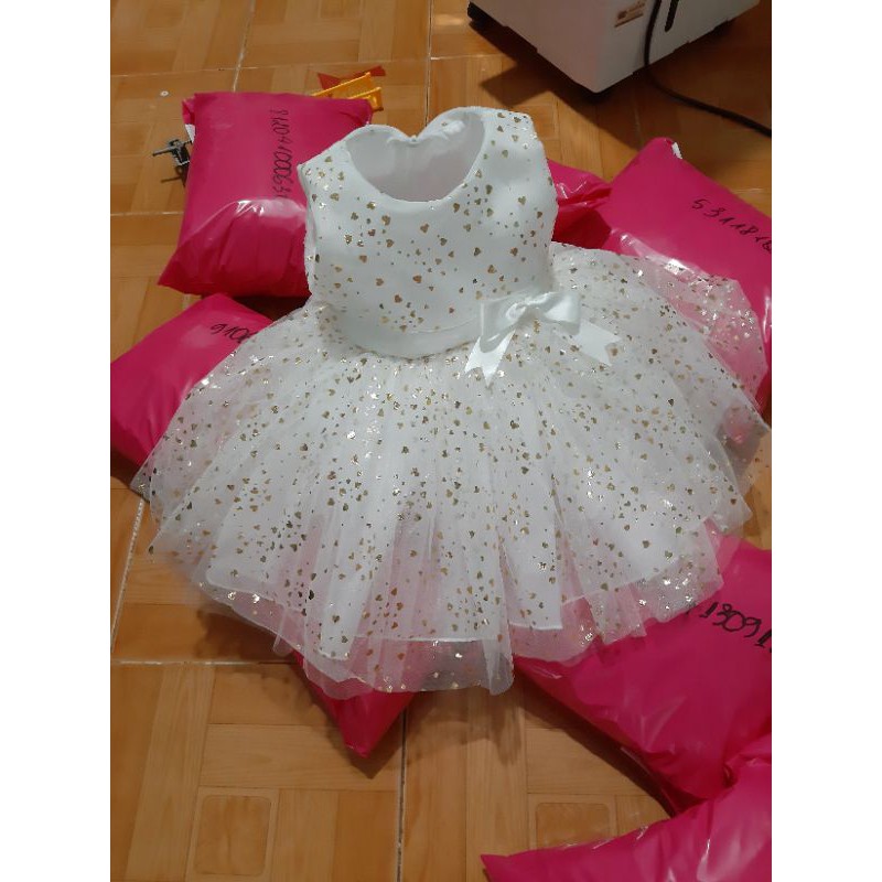 Váy sao xinh lung linh cho bé