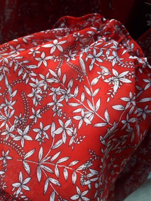 Váy hoa nhí tay bồng