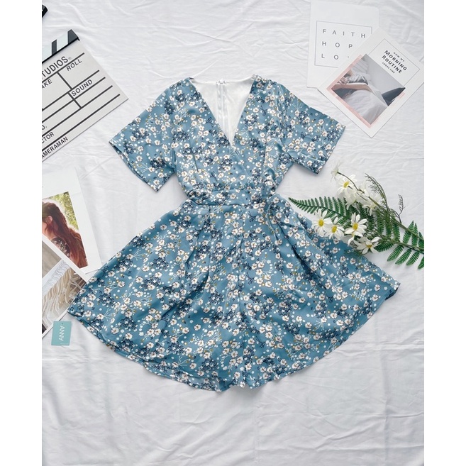 Jumpsuit hoa xanh (Tibi)