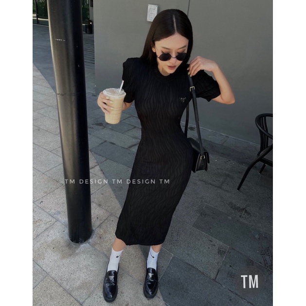 ĐẦM BODY XẺ VẠT PRADA 4M