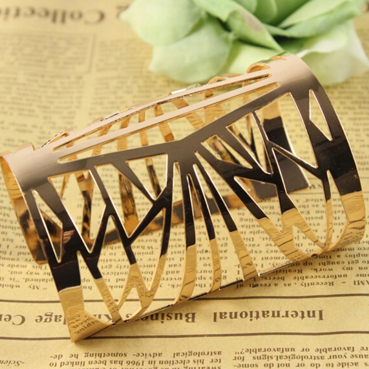 Tổng hợp mẫu vòng tay bản to bán chạy Trang sức Bé Heo BHLT132