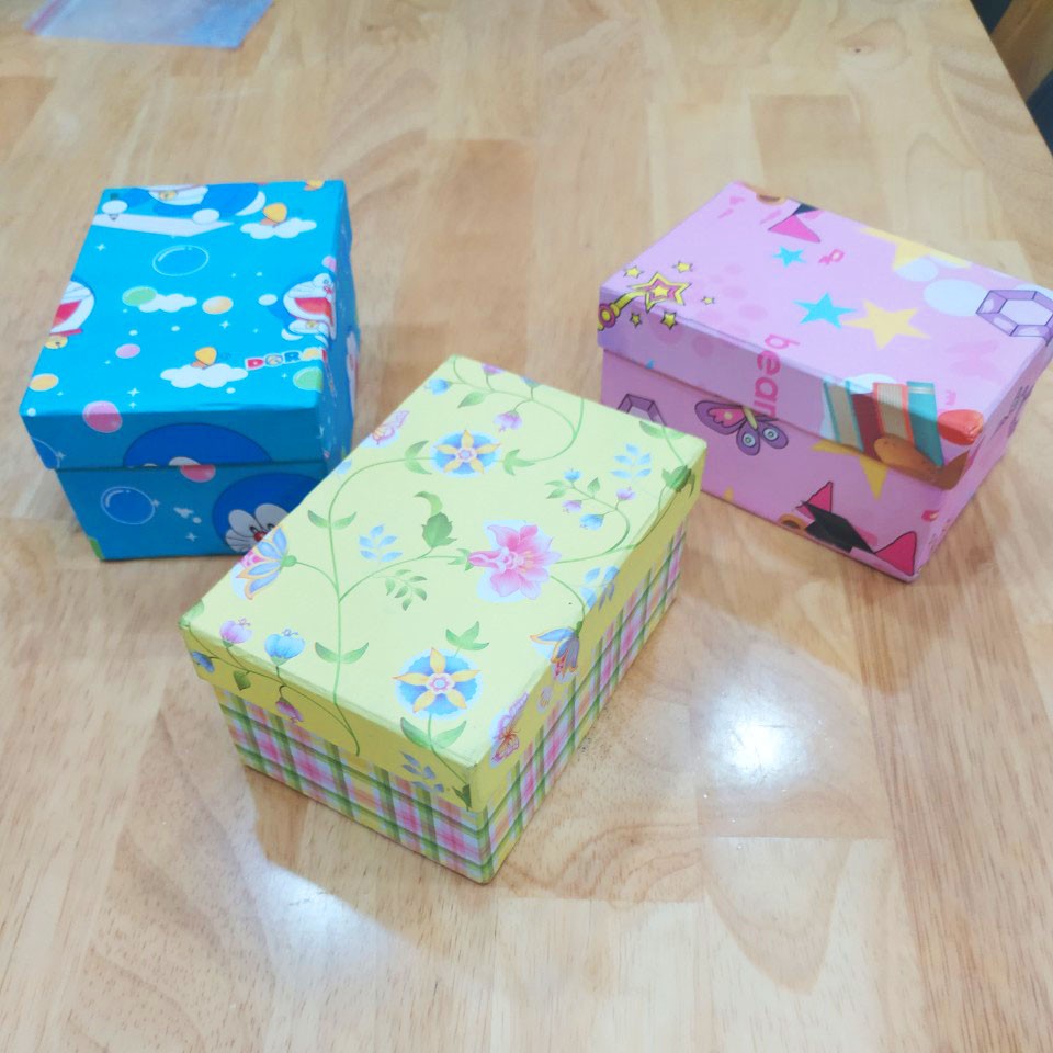 Hộp quà nhỏ in hình cực dễ thương 12x8x6cm - VPP Halu | BigBuy360 - bigbuy360.vn