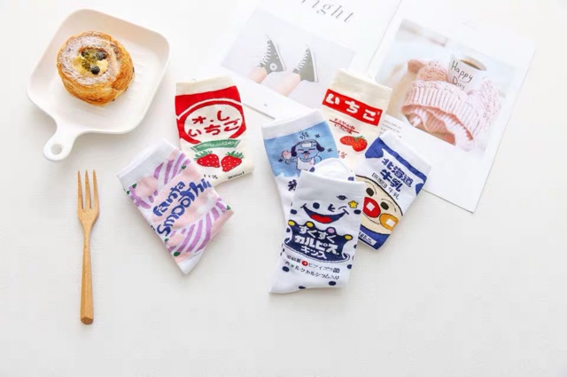 Vớ tất cổ cao họa tiết chấm bi