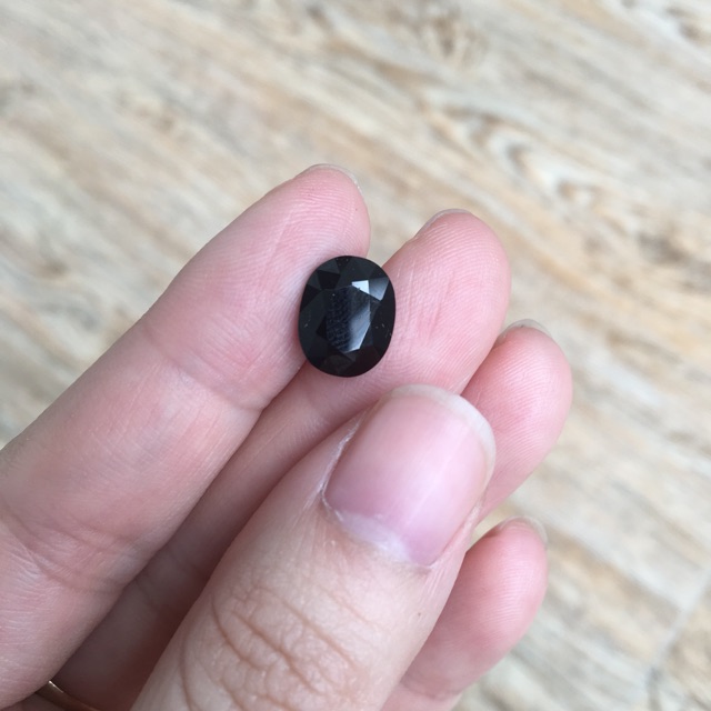 Nhẫn - tour maline đen oval mài giác