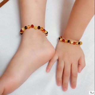 Vòng hổ phách cho bé