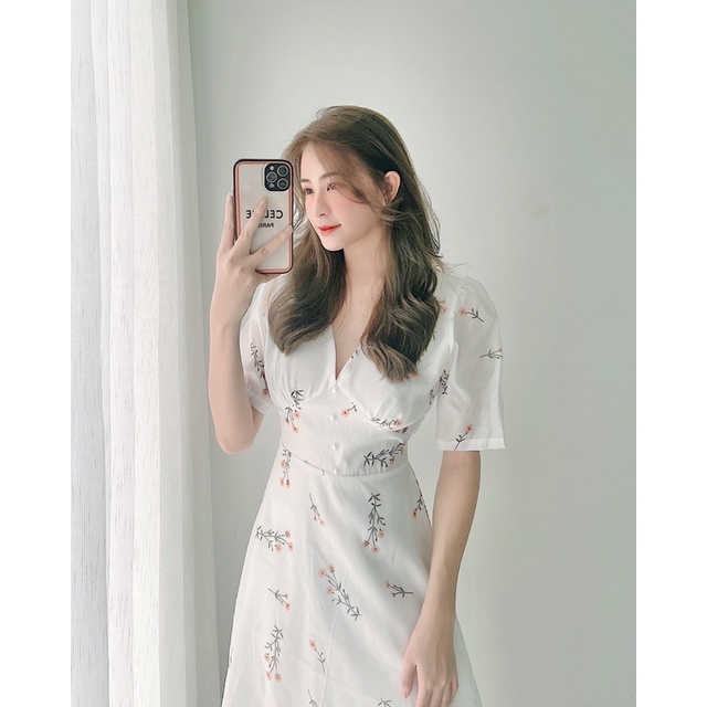 váy hoa cổ V nút ngoc