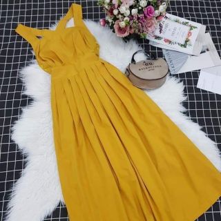 Đầm maxi vàng chéo lưng dập ly