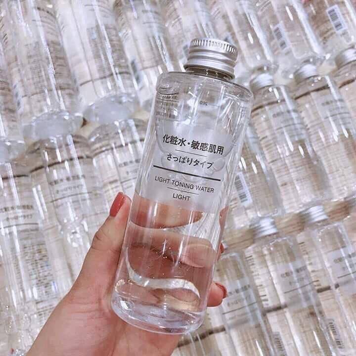 Nước Hoa Hồng Cân Bằng Dưỡng Ẩm Da Muji Light Toning Water 200ml