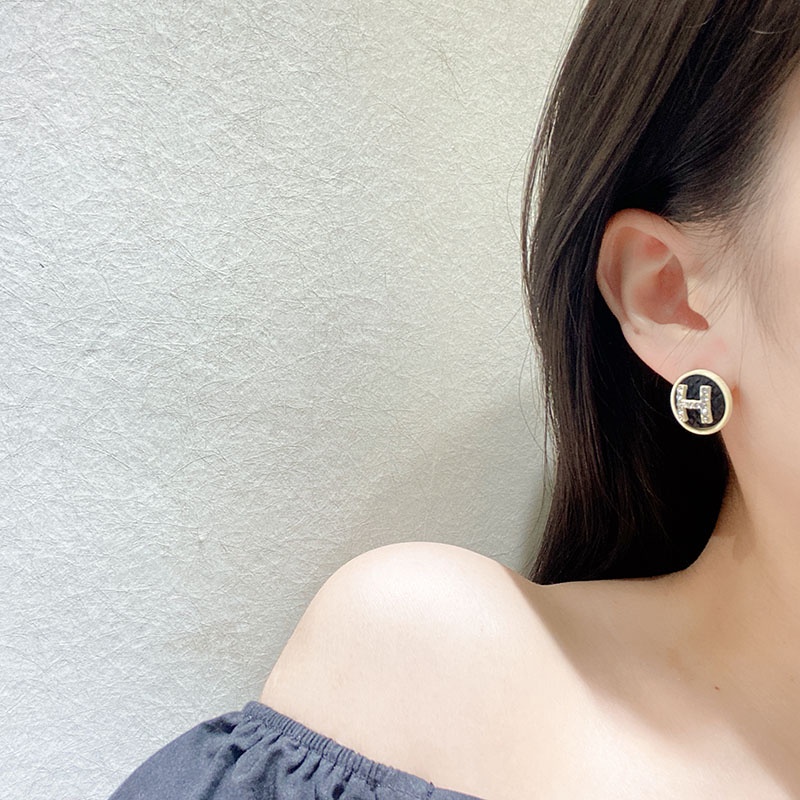 Bông Tai Chữ H Đính Đá Lấp Lánh Màu Trắng Đen Phong Cách Hàn Quốc Cho Nữ