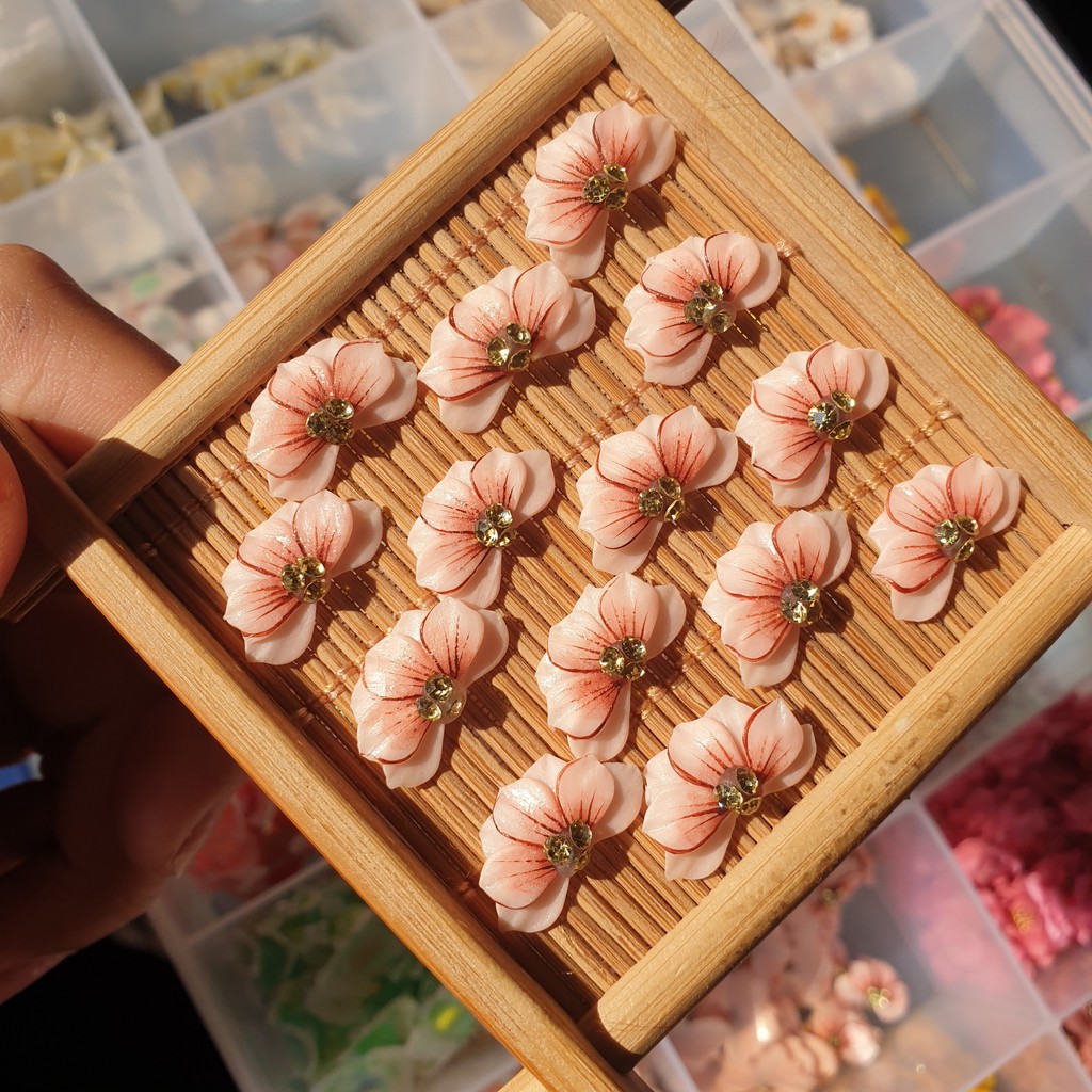 Hoa hướng dương nửa viền cánh nhọn - Hoa bột đính móng 10HC