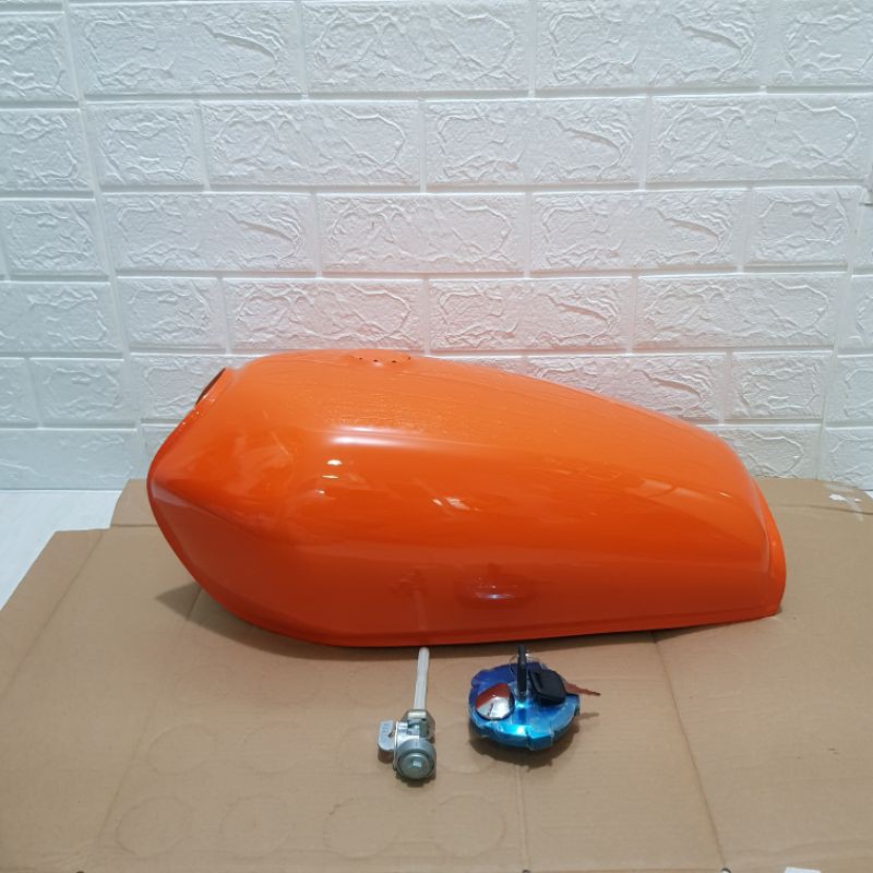 Bình xăng xe 67.  CL50 màu bạc. . CG 125. TRIPUM. WIN.  môtô các loại