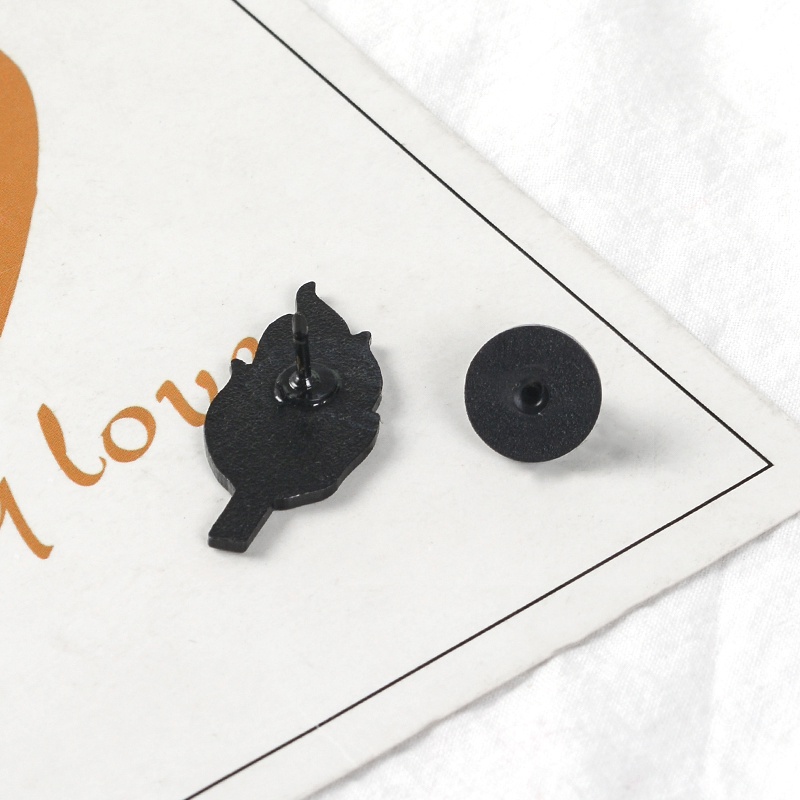 Ghim Cài Áo In Chữ The World on Fire Thời Trang