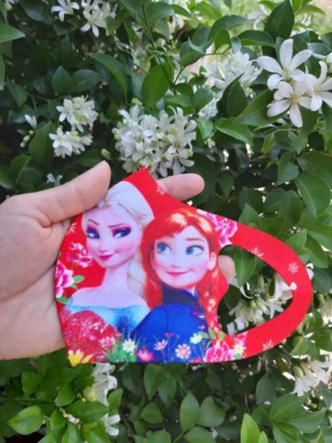 Nón bảo hiểm tặng khẩu trang cho bé