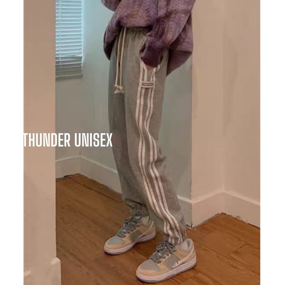 Quần Jogger Nam Nữ Sọc Trắng Form Ống Rộng Bo Gấu Vải Nỉ Mịn Mềm Mát Quần Thể Thao THUNDER UNISEX 2 Màu Xám Đen Loại 1