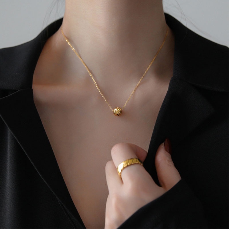 Vòng cổ titan nữ không gỉ dây chuyền titan mặt bi tròn đơn giản phong cách thời trang tinh tế nhẹ nhàng