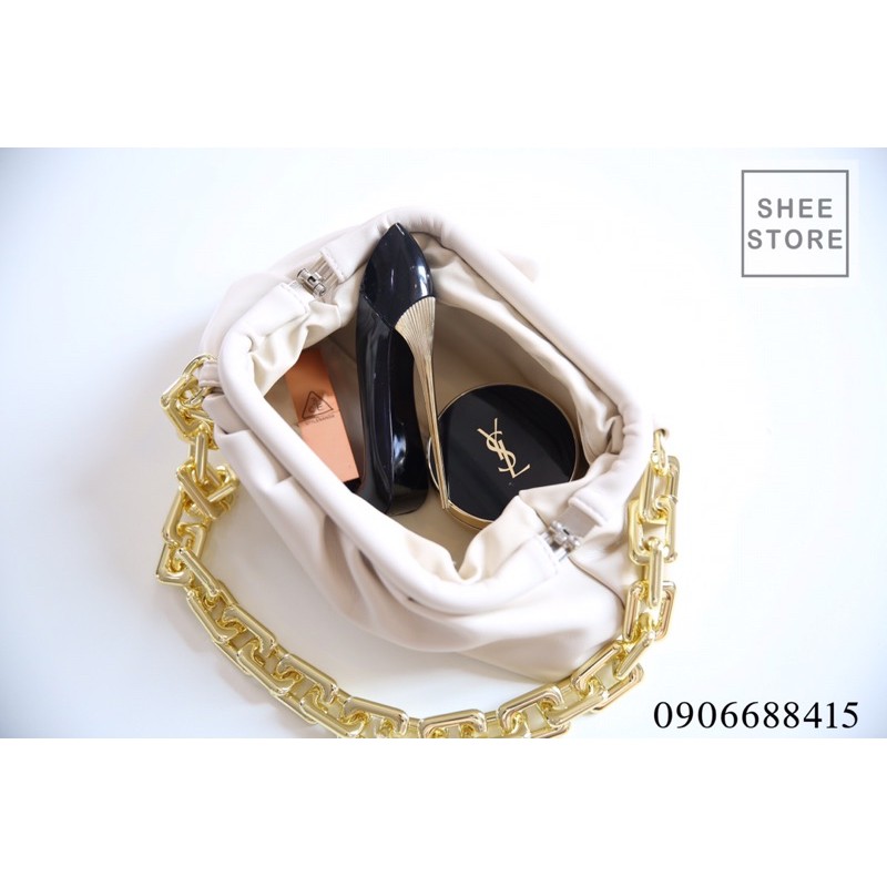 Túi Veneta nhúm quai xích kẹp nách Ngọc Trinh siêu đẹp