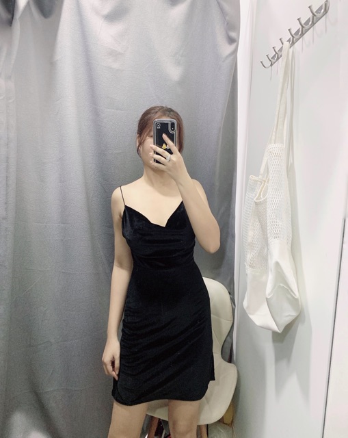 Đầm nhung hai dây xẻ chân váy - Lilo Dress | BigBuy360 - bigbuy360.vn