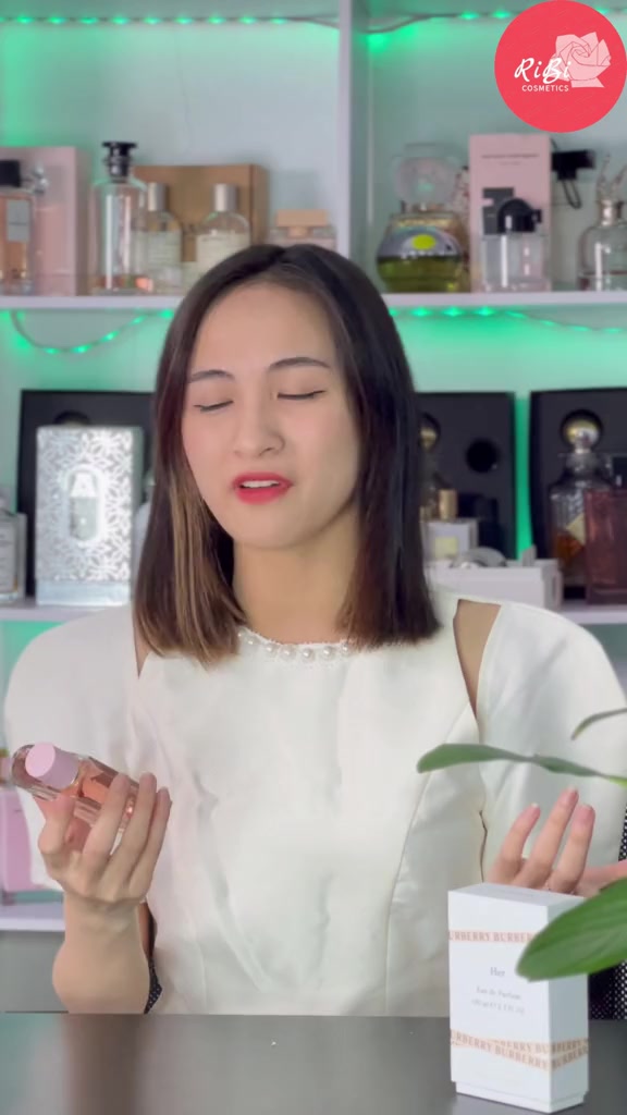 Nước Hoa Nữ Burberry Her Edp Hương Hoa Cỏ Trái Cây Thơm Mát Ngọt Ngào Nữ Tính | BigBuy360 - bigbuy360.vn