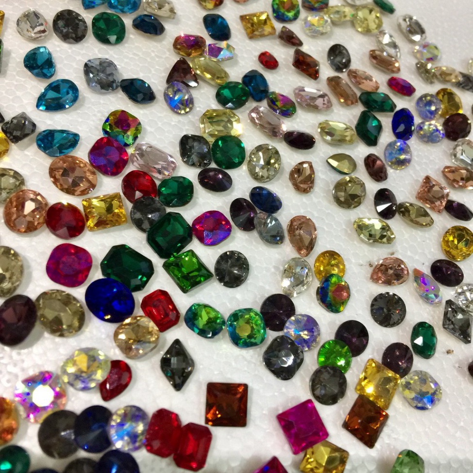 Đá khối trang trí móng màu và hình bất kỳ shop hoangnam