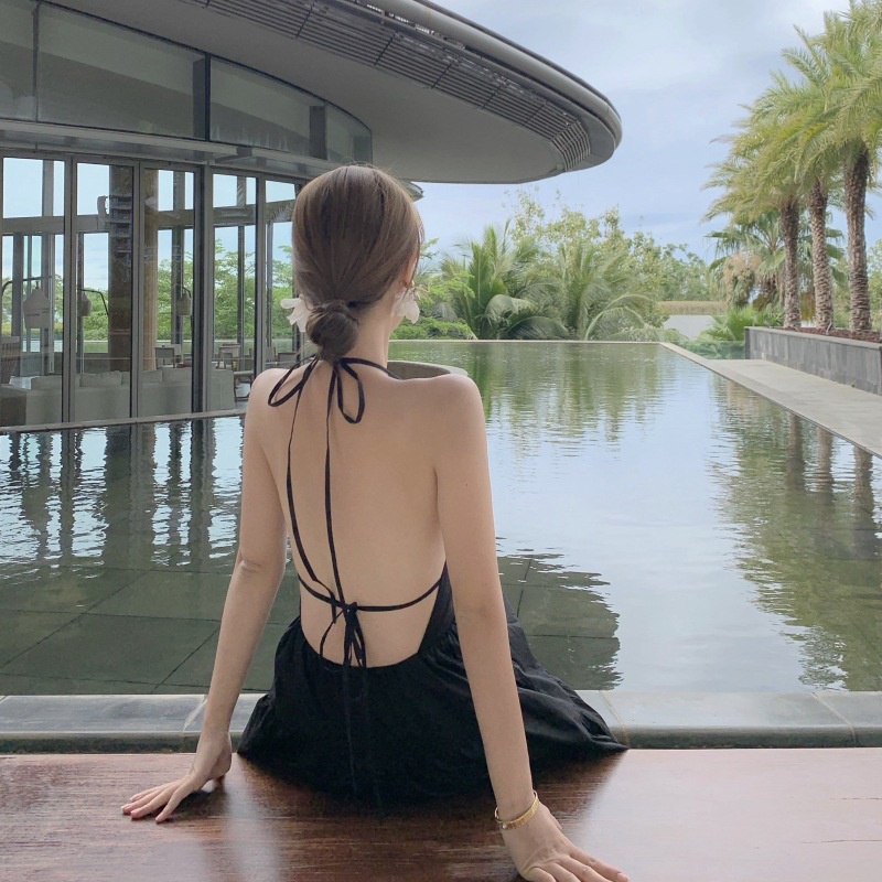 Đầm Maxi hai dây hở lưng xòe đi biển màu đen HDC91 Hỉn Hỉn Store