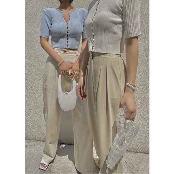 Áo len tăm hàng cúc ngọc cài