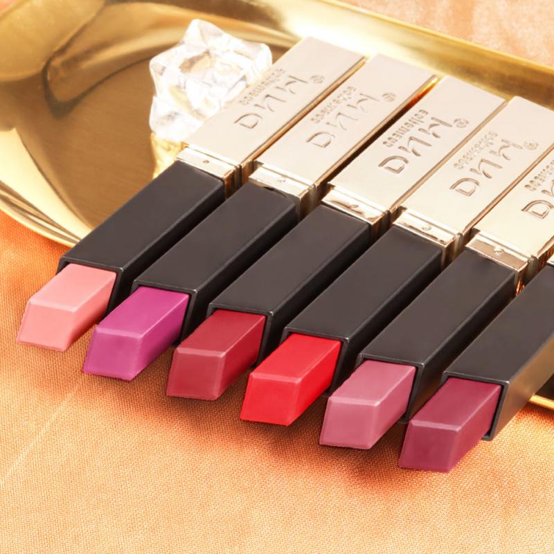 Son Môi Dưỡng Ẩm Lâu Trôi Chống Thấm Nước 12 Màu Tùy Chọn Vỏ Màu Vàng Sang Trọng