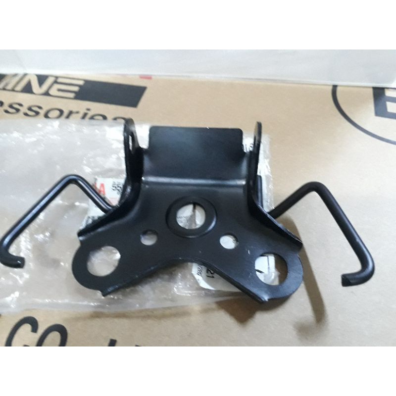 Bát bắt yên xe Exciter 5 số 2011-2014 Yamaha