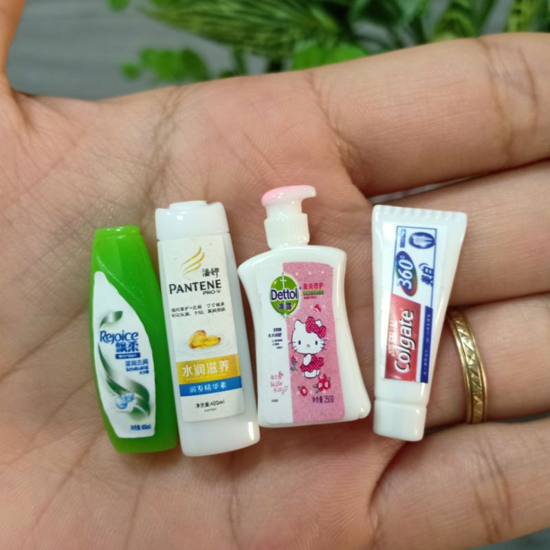 Bộ sản phẩm đồ dùng vệ sinh cá nhâ ,đồ chơi mô phỏng cho búp bê