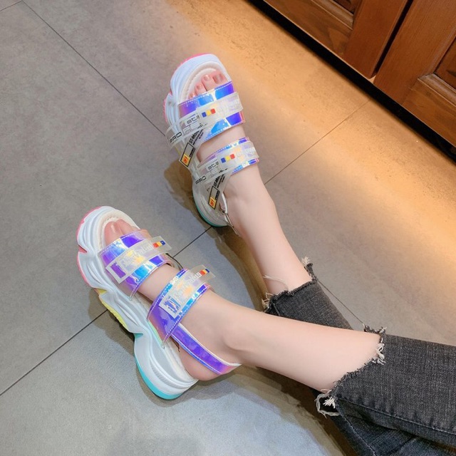 Giày sandal hologram sắc màu