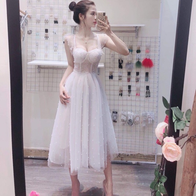 Đầm xoè tay loe đính cườm