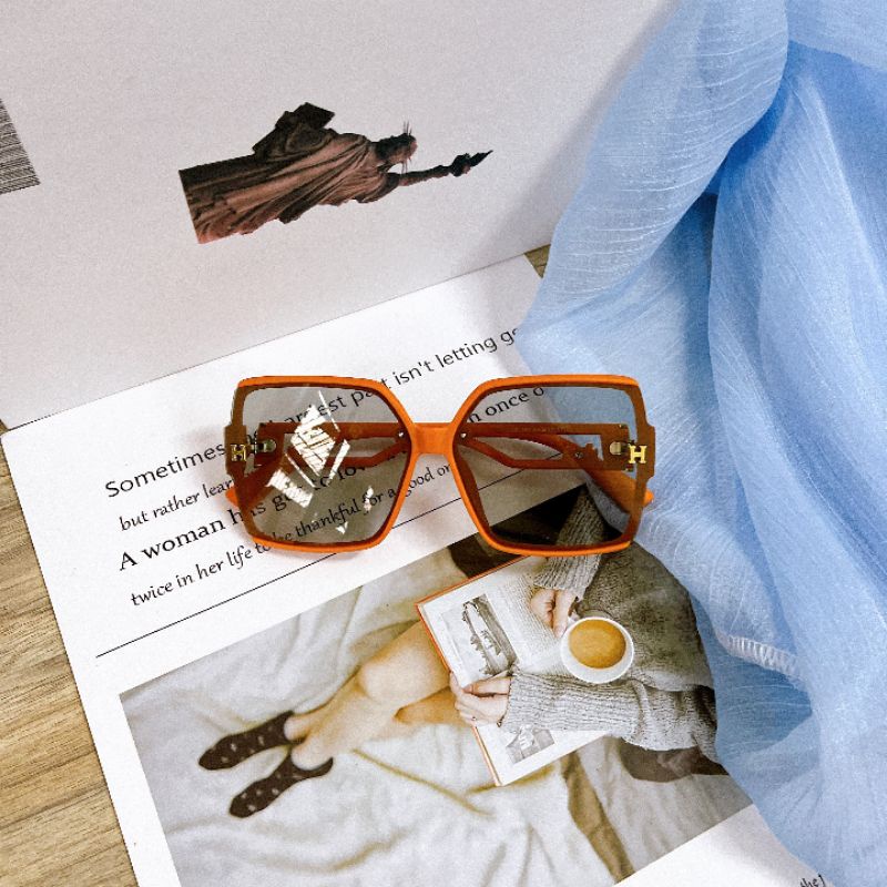 Kính Vuông Nữ Đổi Màu Chữ H Hermes Đi Ngày Và Đêm Của Nam Và Nữ Chống Tia UV400 Đi Đêm Chống Chói HM