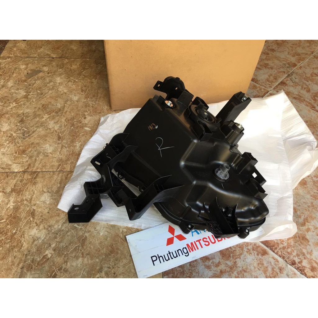 Đèn pha xe Mitsubishi Xpander