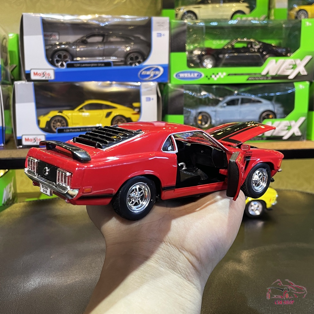 Mô hình xe cổ Ford Mustang Boss 302 1970 tỉ lệ 1:24 hãng Welly