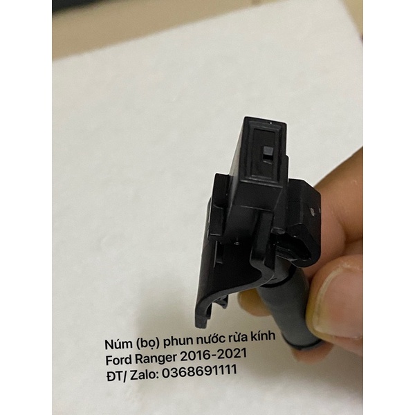 Núm  phun nước rửa kính Ford Everest