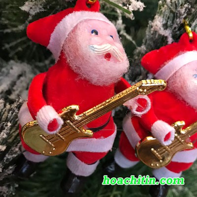 Ông Già Noel Cầm Đàn - Bao 2 con Trang Trí Noel
