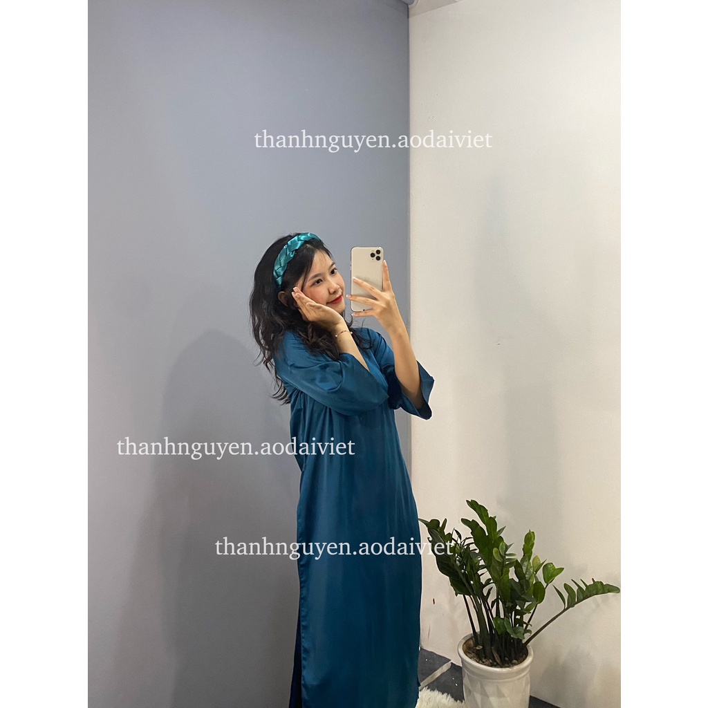 Áo dài xanh navi cách tân tay loe lụa Ngọc Trai
