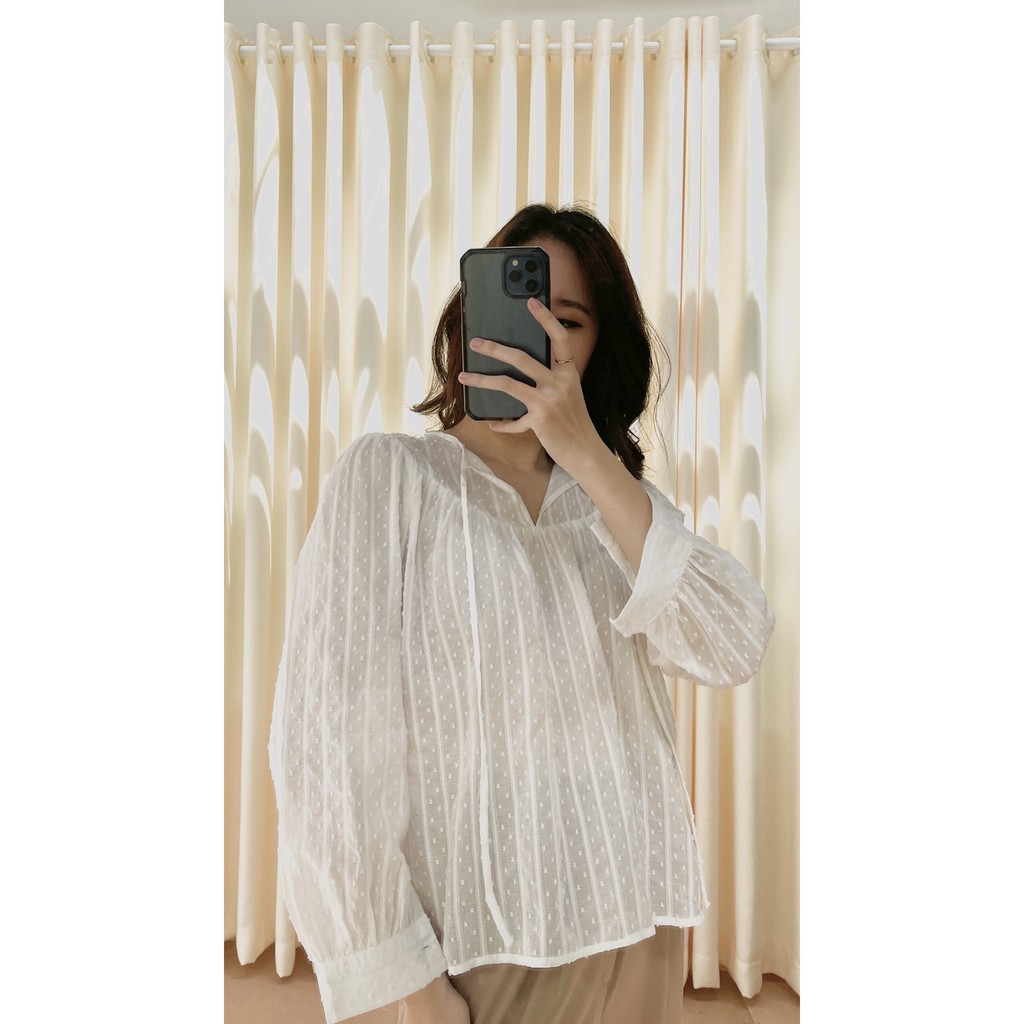 Happy Zoo - Áo tay dài cổ tròn nơ gòn trắng | BigBuy360 - bigbuy360.vn