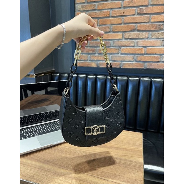 Túi mặt trăng LV