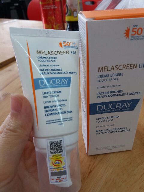 KEM CHỐNG NẮNG CHỐNG LÃO HÓA DUCRAY MELASCREEN UV LIGHT CREAM SPF50+