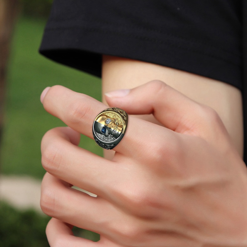 Nhẫn hình đầu lâu đính đá thời trang cho nam