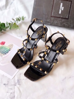 Giày sandal đinh tán gót nhập 7p