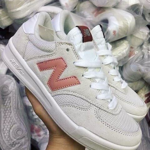 giày new balance trắng hồng