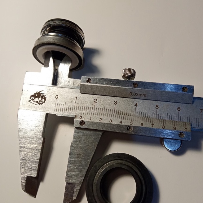 Phớt máy bơm nước có trục 14mm