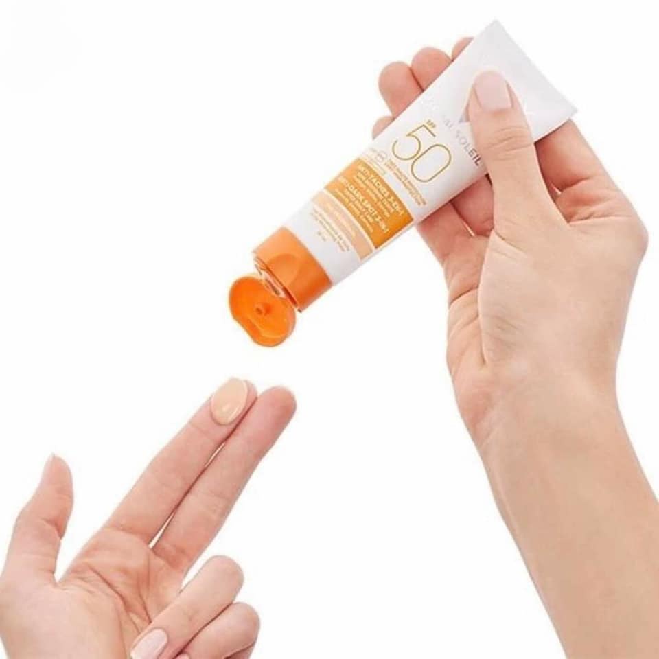 Kem Chống Nắng Vichy Giảm Thâm Nám, Che Khuyết Điểm Capital Soleil Anti-Dark Spot 3 In 1 - 50ml