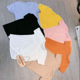 Áo phông cổ tim Gap