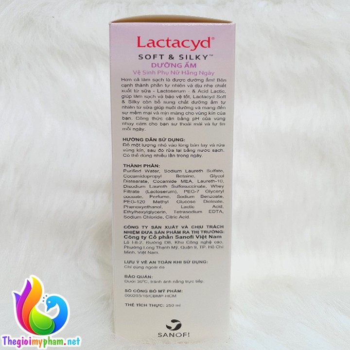 Dung Dịch Vệ Sinh Phụ Nữ Lactacyd Soft &amp; Silky (250ml)